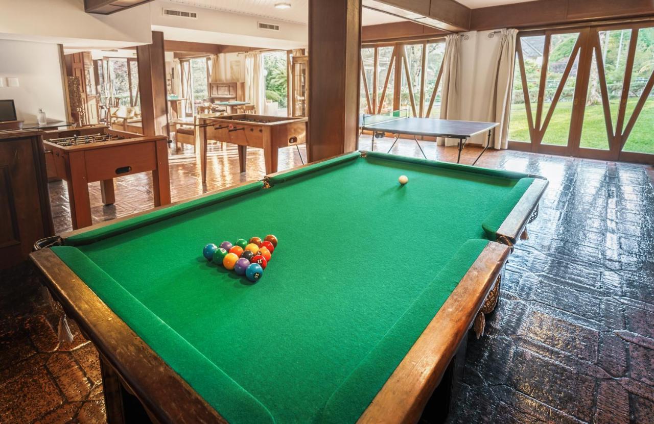 Bavaria Sport Hotel Грамаду Екстериор снимка A pool table